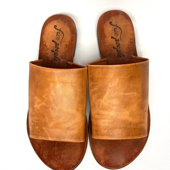 Free People Leather Slide Sandals Cognac  Tan Distressed Boho Minimalist Size 9 - Picture 3 of 8